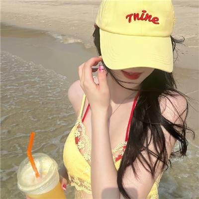 大明湖畔有人家 海报